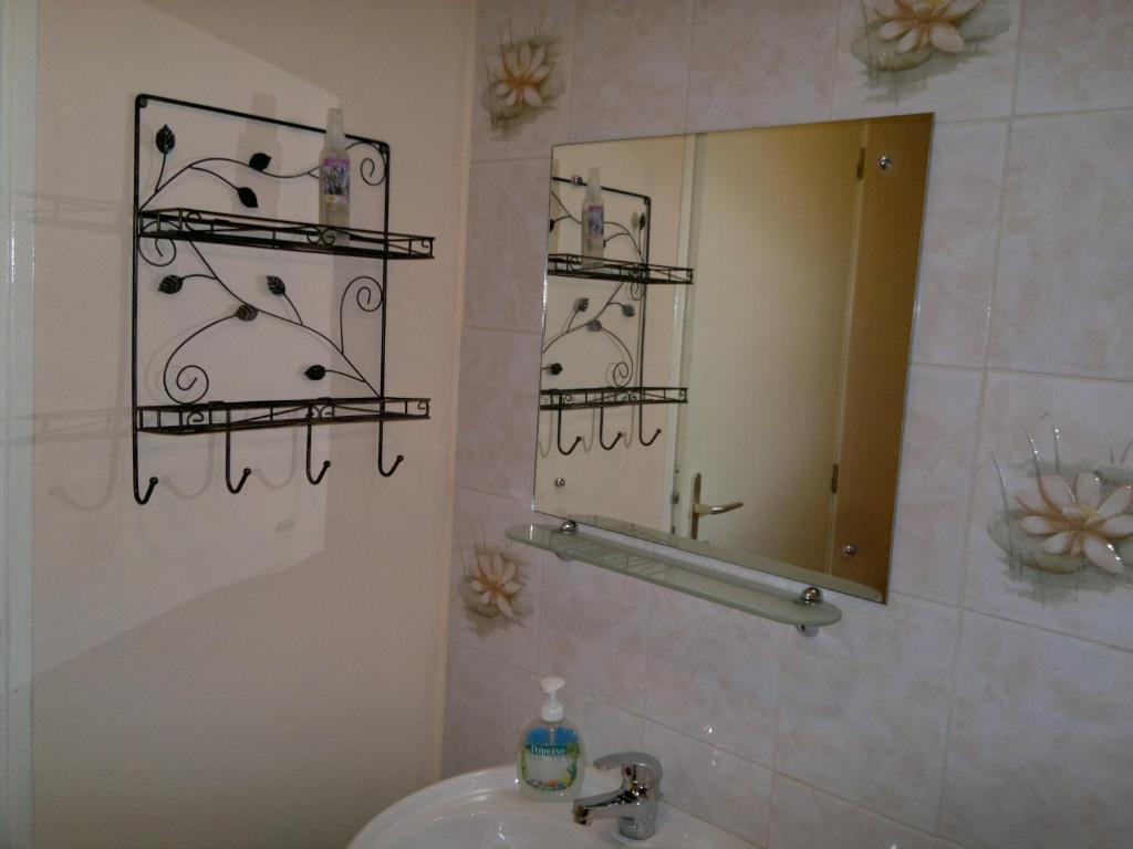 La Maison Jaune Bed & Breakfast Bouresse Bagian luar foto