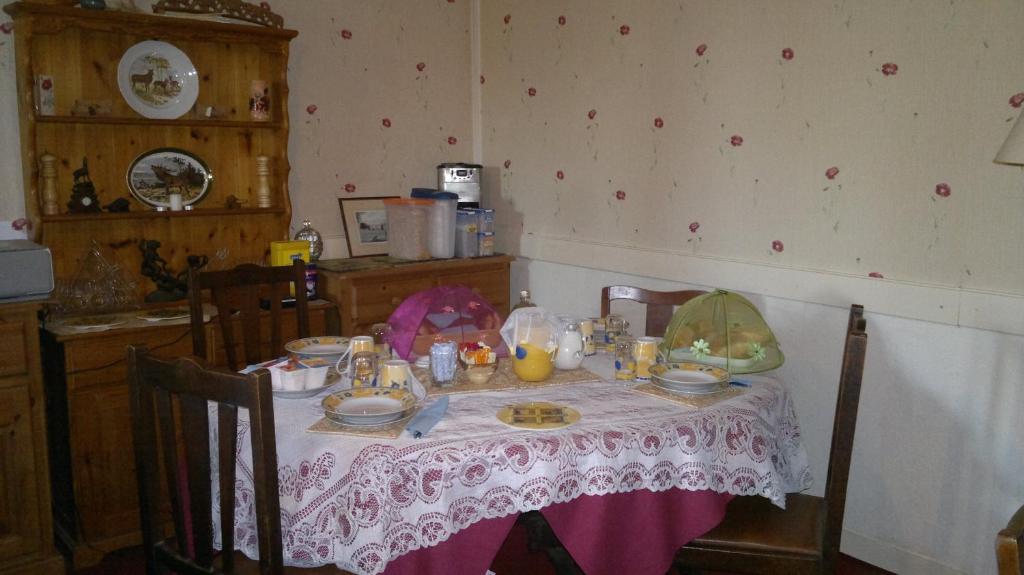 La Maison Jaune Bed & Breakfast Bouresse Bagian luar foto