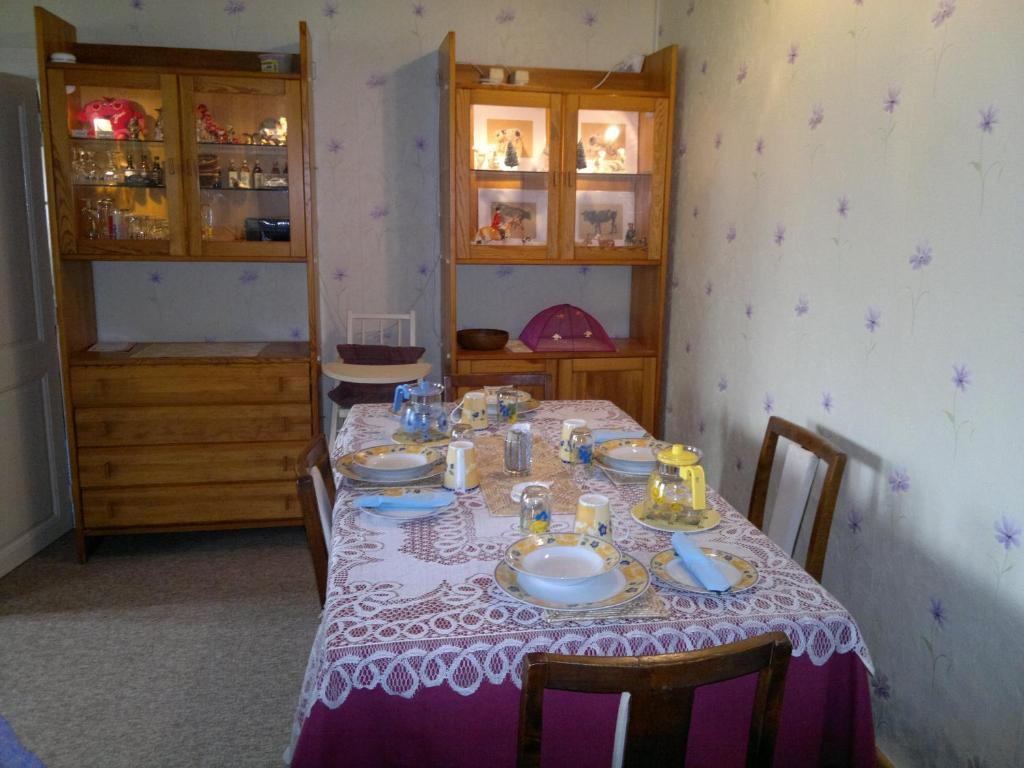 La Maison Jaune Bed & Breakfast Bouresse Bagian luar foto